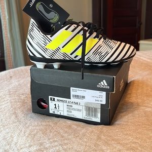 Soccer cleats ADIDAS youth size 1.5